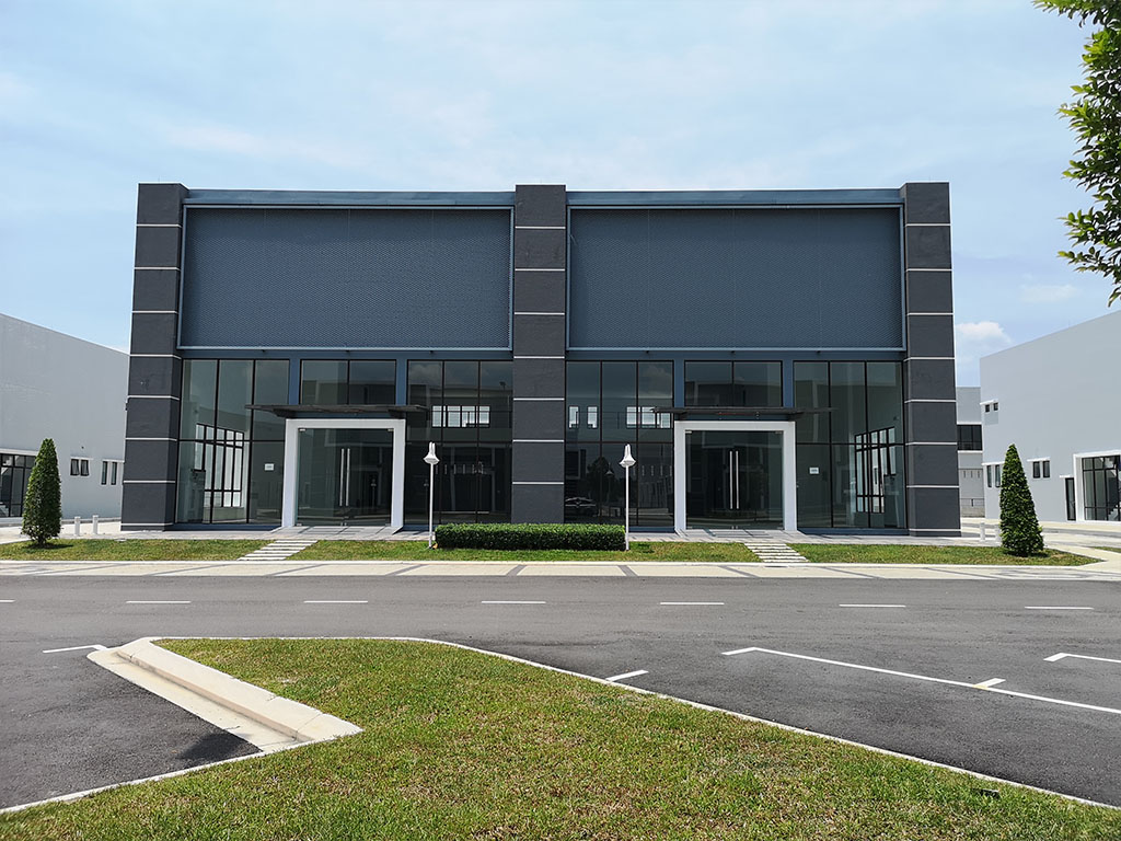 SEMI-D RETAIL WAREHOUSE 70’ x 170’